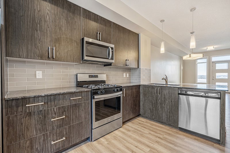 Calgary townhouse kitchen