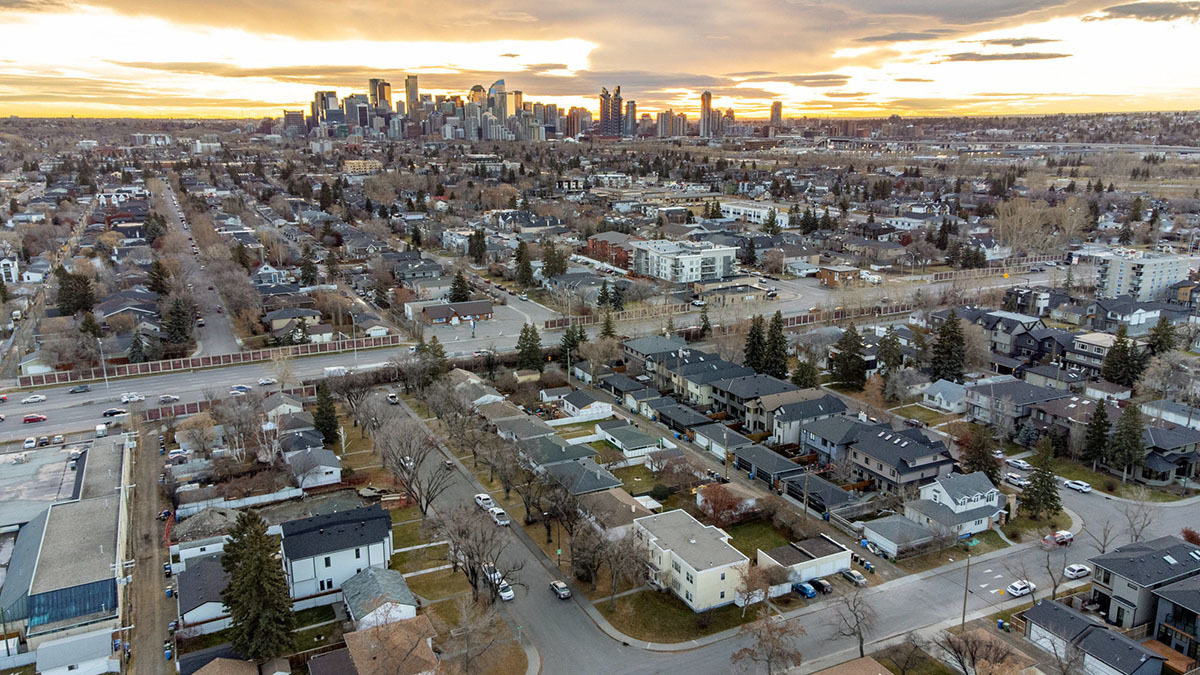 A drone photograph of a South Calgary, AB neighbourhood